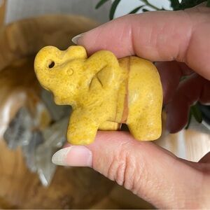 Yellow Jasper elephant crystal carving